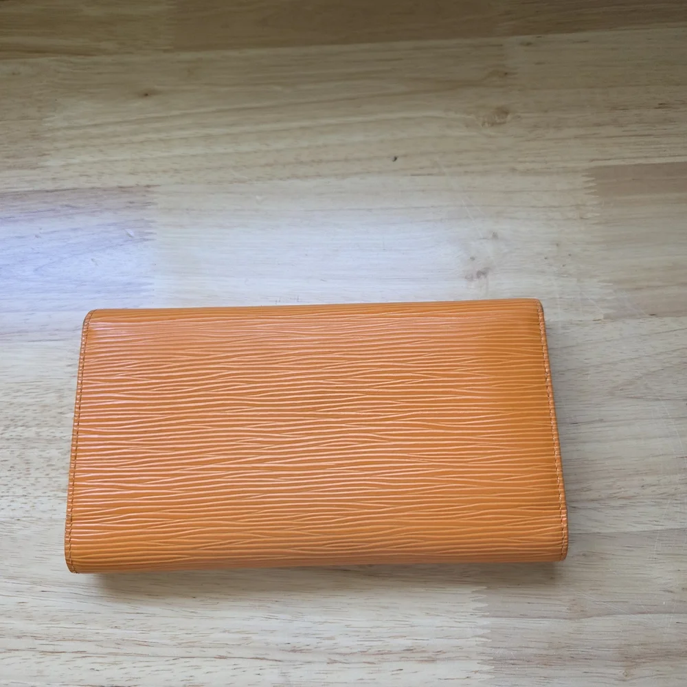 Louis Vuitton Orange Epi Leather Chain Wallet Trifold With Authentication Letter - Picture 9 of 16